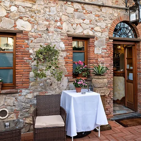Luxury Corte Di Re Artu ルッカ