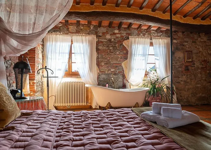 Luxury Corte Di Re Artu B&B 루카