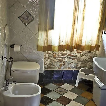 Luxury Corte Di Re Artu Bed & Breakfast 2*